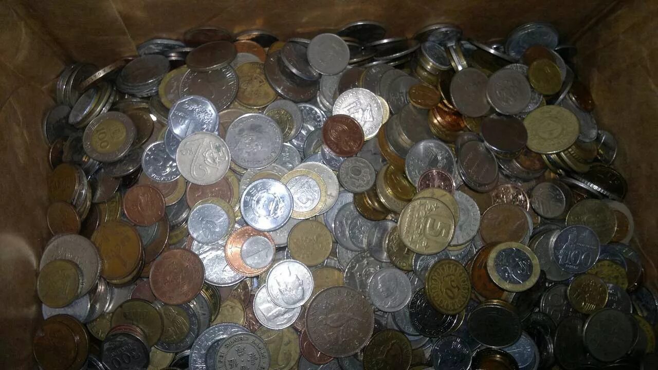 мешок с монетами. вес монет. монеты в мешках из европы. мешочек с серебряными монетами. мешочек десятирублевых монет.