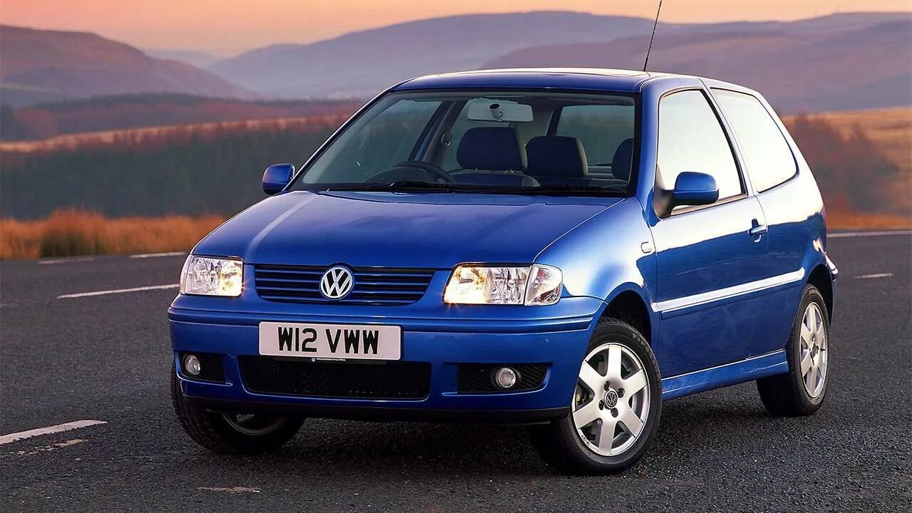 Vw polo 1975. Volkswagen polo 2005 хэтчбек. Фольксваген поло 1 поколение. Фольксваген поло mk1. Фольксваген поло 9n3.