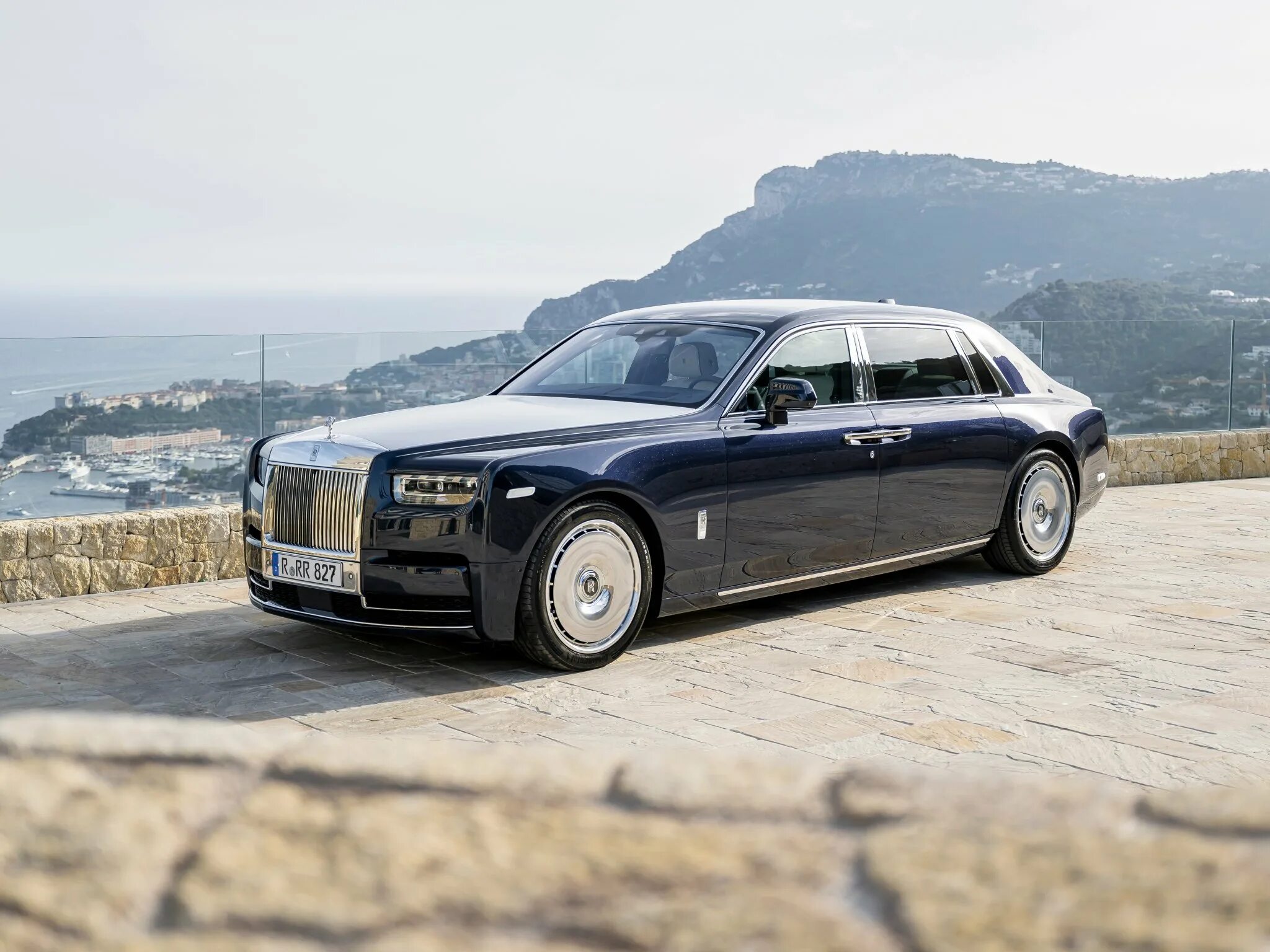 Роллс ройс россия. Rolls Royce Phantom 2022. Rolls Royce Phantom EWB 2022. Rolls Royce Phantom 8. Rolls Royce Phantom EWB.