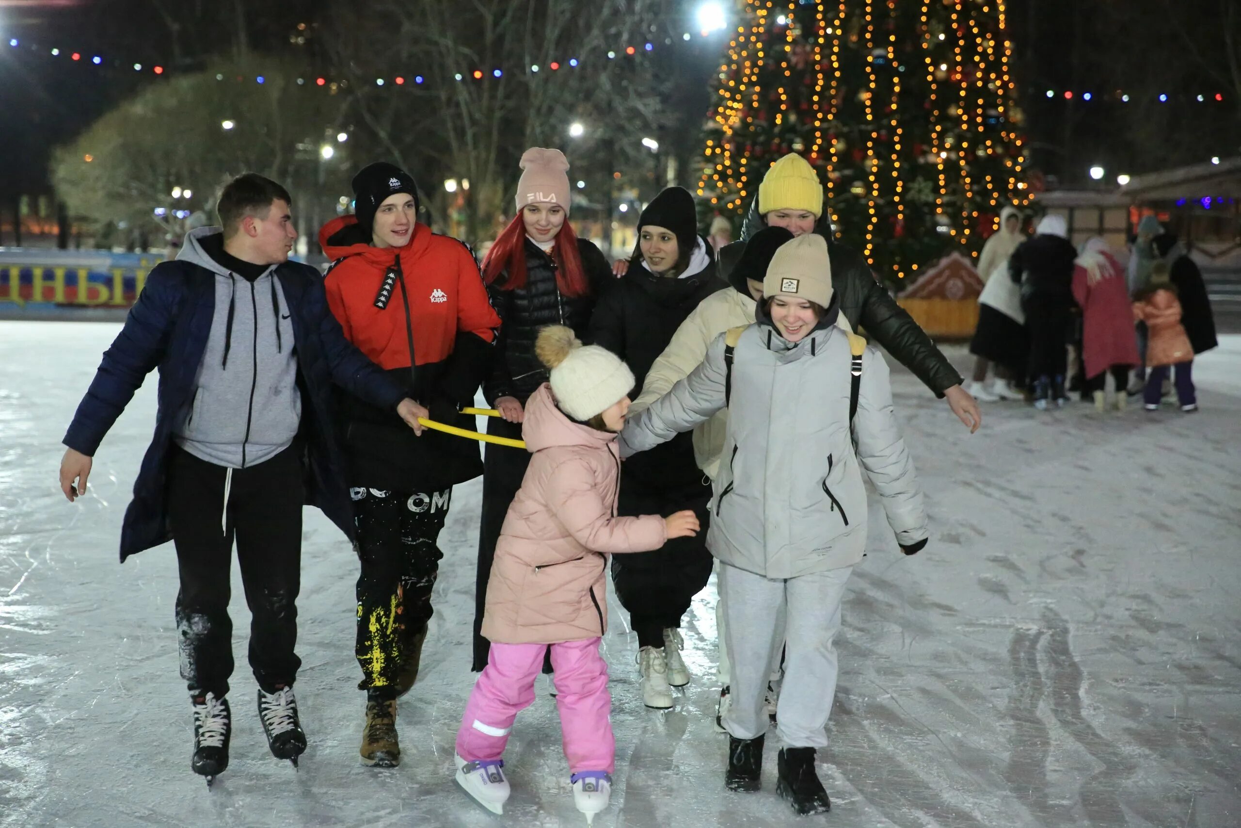 Каток люберцы парк. Каток в Долгопрудном в парке. Каток Долгопрудный Центральный парк. Каток в Долгопрудном в парке 2022. Ледовый бум каток Долгопрудный.