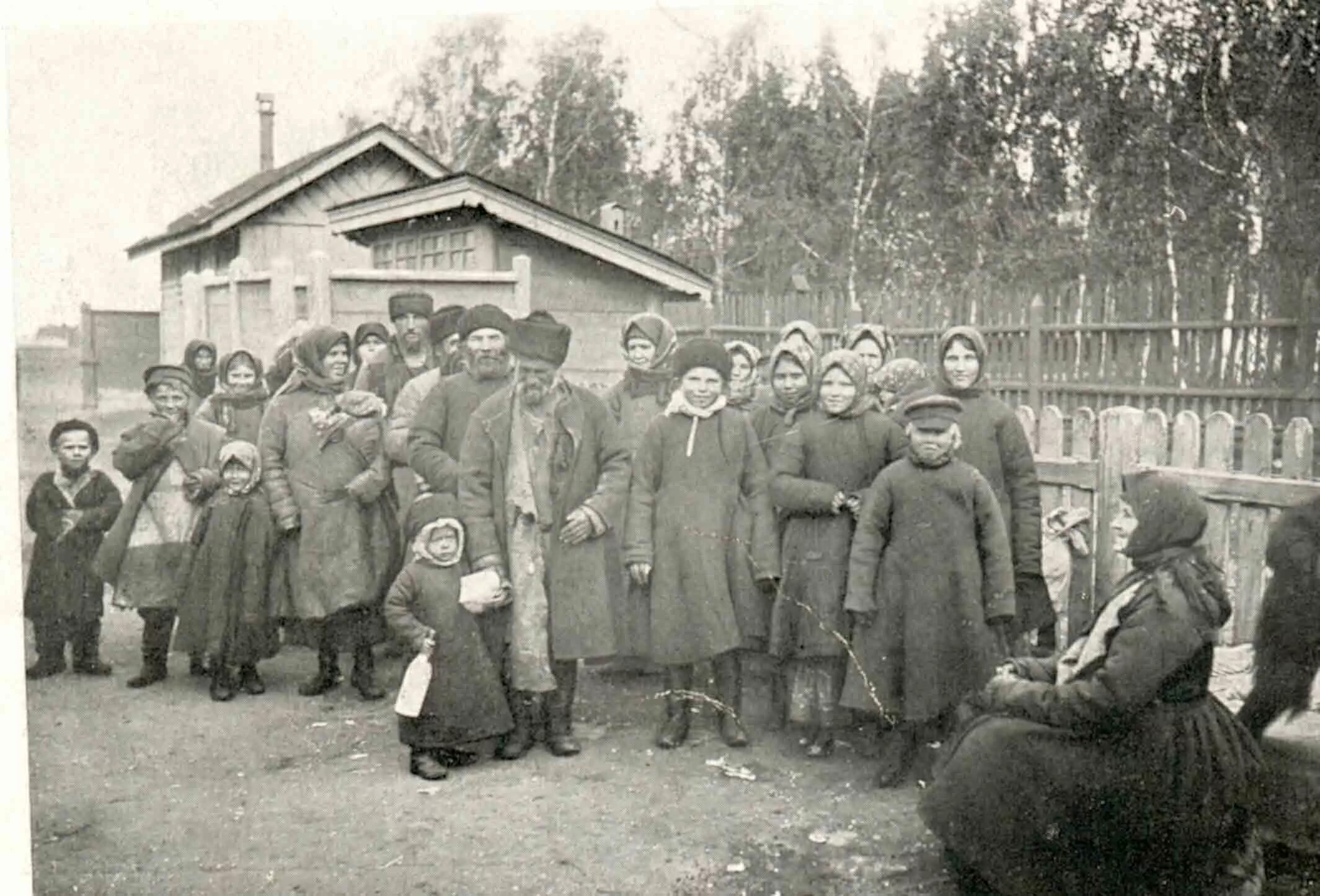 Переселенческая община. 1907 Переселенцы Сибирь. Крестьяне переселенцы Сибирь 19 век. Переселенцы в Сибирь в начале 20 века. Крестьяне переселенцы Сибирь 20 век.