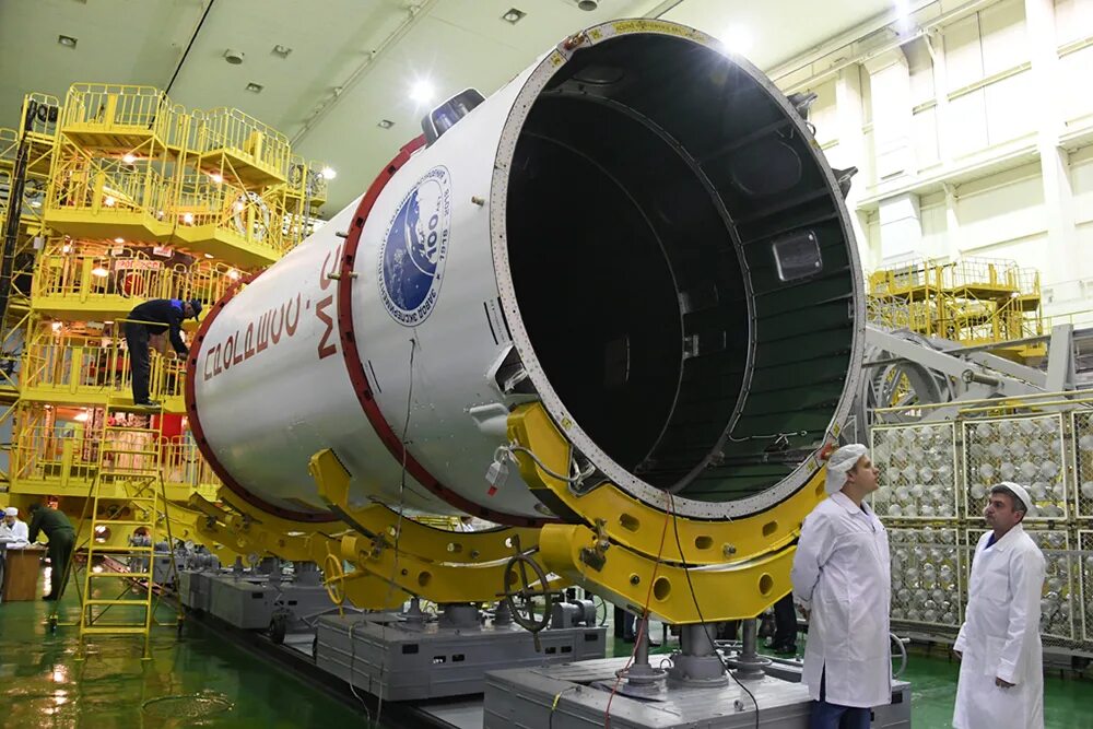 технический комплекс космодрома плесецк. завод в космосе. 1а головной обтекатель. вакансии ракетно космический. головной обтекатель союз 2.