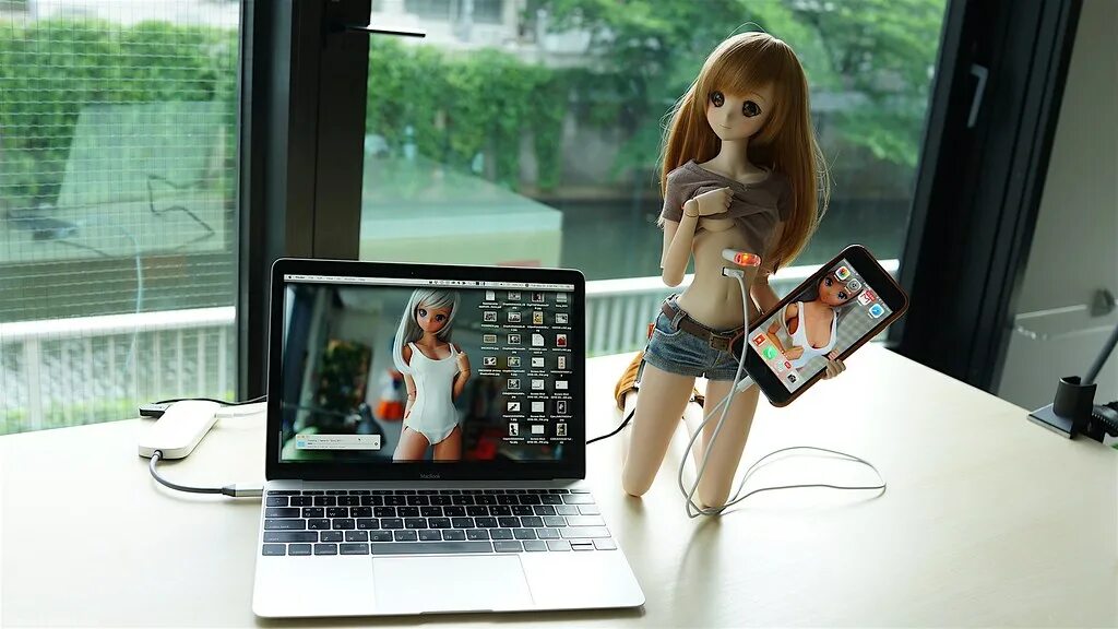 Кукла робот для девочек с пультом. Куклы Smart Doll робот. Девушка USB. Мониторы для кукол. Баб хаб