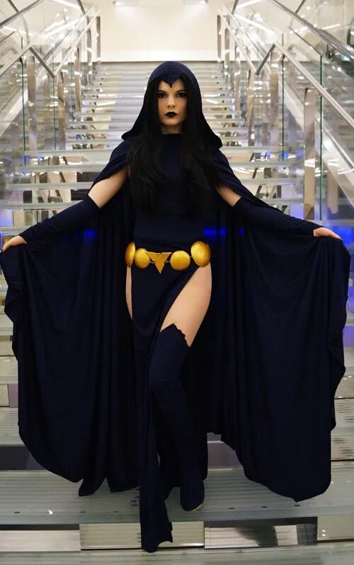 Raven cosplay. Ворон косплей. Аня и Демиан косплей. Косплей дискотека. Рэйвен косплей зад.