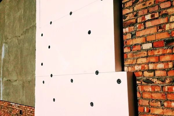Пеноплекс утеплить кирпичную стену. Утепление кирпичной стены снаружи пеноплексом. крепёж для пеноплекса к кирпичной стене. утепление стен пеноплексом. крепление пеноплекса к кирпичной стене.