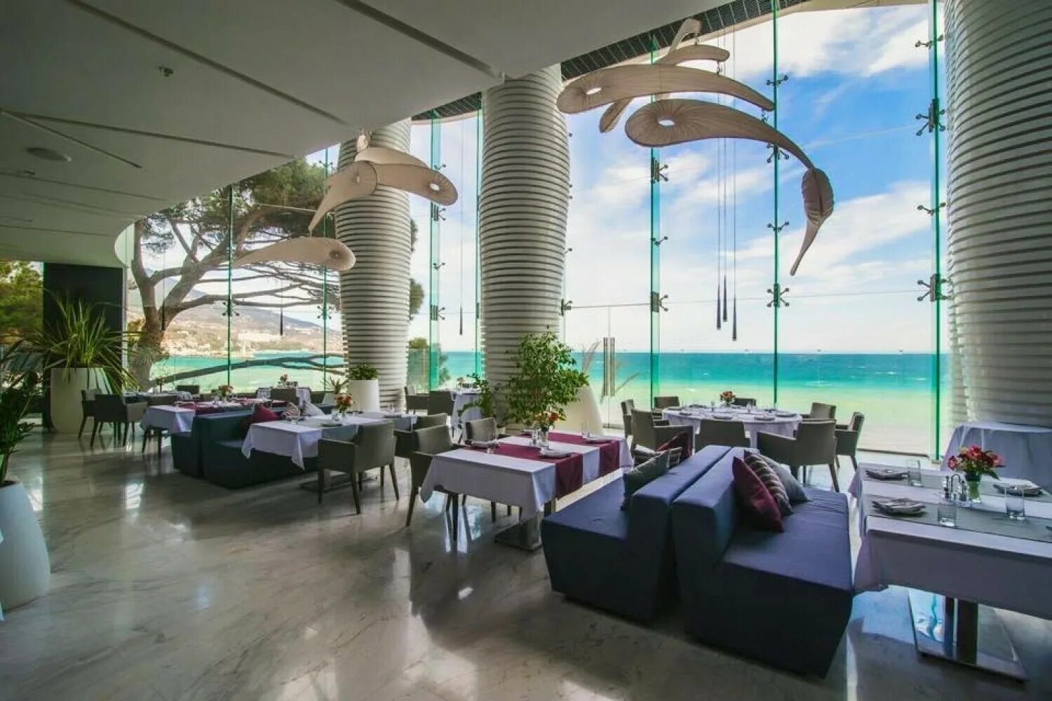 Панорамные рестораны ялты. Ресторан чайка ялта. Панорамные рестораны ялты. Ялта набережная ресторан sea. Чайка ресторан в ялте на набережной.