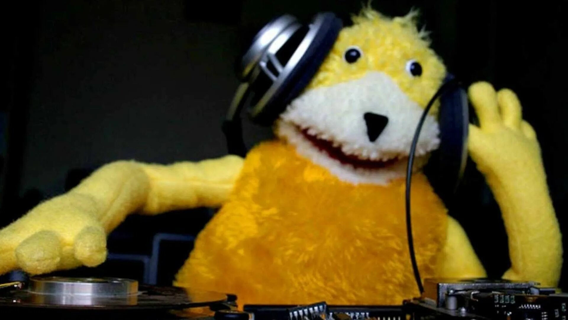 Mr Oizo Flat Beat. Mr Oizo игрушка. Mr Oizo Flat Eric. Mr Oizo Flat Beat клип. Mr oizo flat