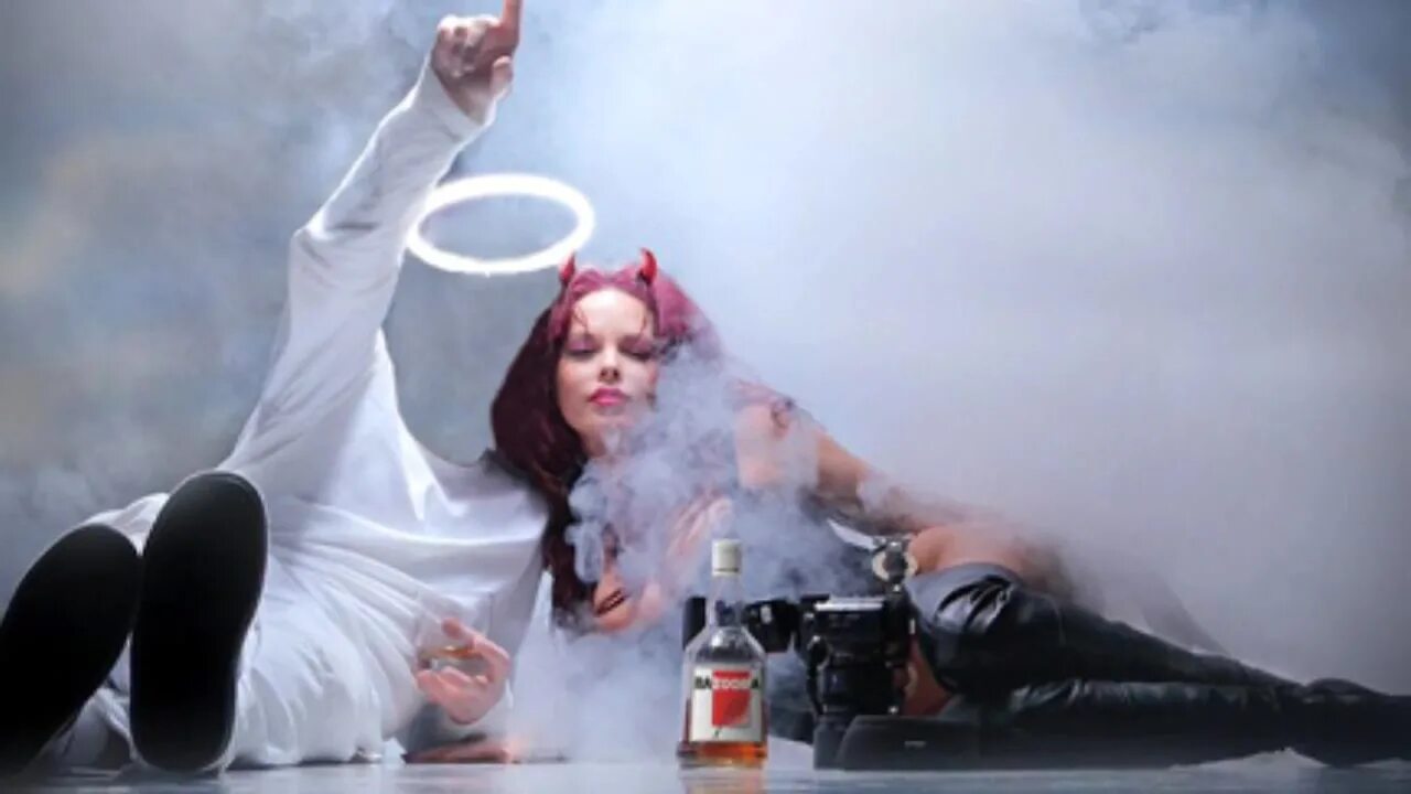 бьянка и птаха дымом в облака. цыба дымок клип. время и стекло дим. цыба дымок клип. фильм с клипа дым.