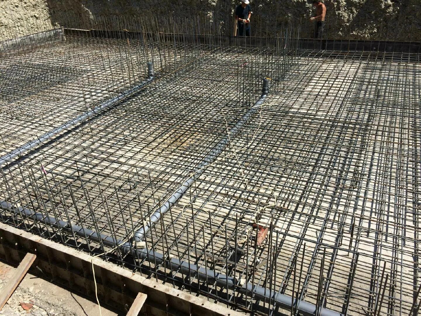 Заливки бетона армированием опалубкой