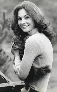 Lori Saunders Lori saunders, Cat people, Vintage cat.