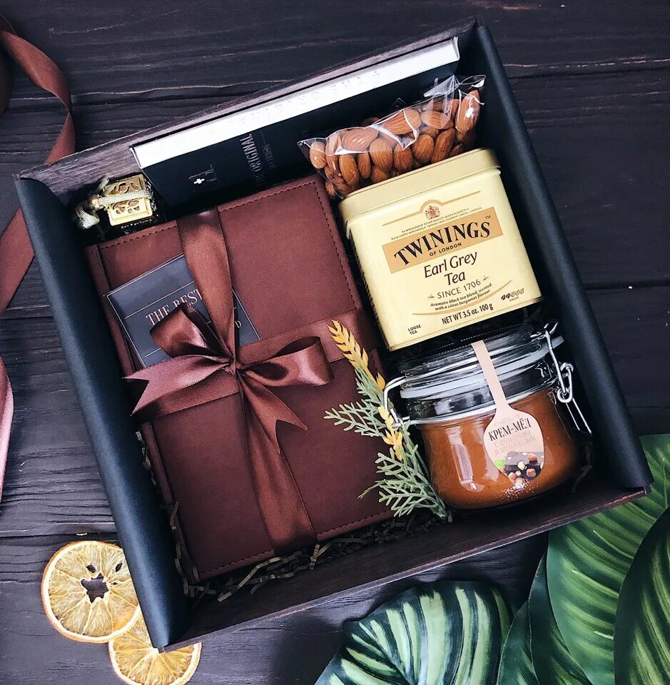 Подарочные боксы на 23 февраля. Мужской подарочный набор. Мужские подарки на 23 февраля. Подарочные боксы на 23 февраля. Коробки с подарками для мужчин.