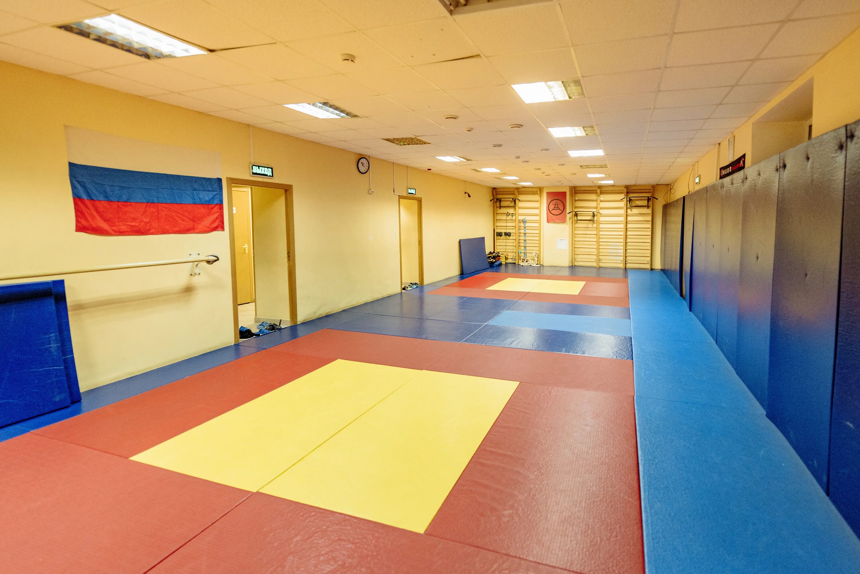 парк плейс ресторан. космос ленинский проспект. космос ленинский проспект. космос боулинг химки. ресторан боулинг космос в химках.