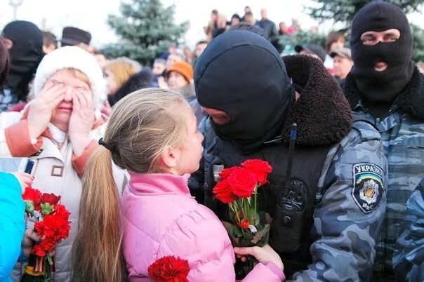 Митинг народной воли 23 февраля 2014 в Севастополе. 23 Февраля герои. Митинг народной воли севастополь 2014