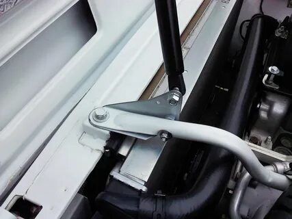 Газовые упоры нива 2121