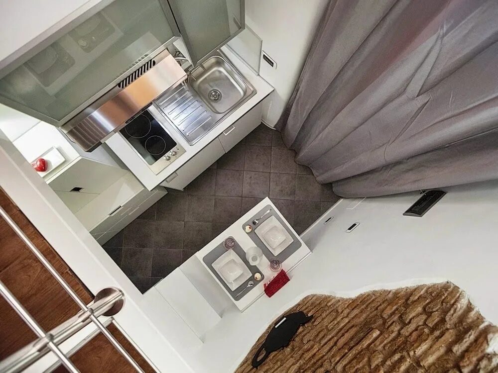 Интерьер кухни 7 кв. Интерьер маленькой кухни. М в панельном доме. Кухня в хрущевке 6 кв. Современная кухня в хрущевке.