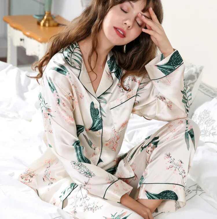 Что можно сделать из старых шелковых пижам Pin on * Josephine Skriver