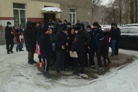 Морпех поставил наглых мигрантов на место