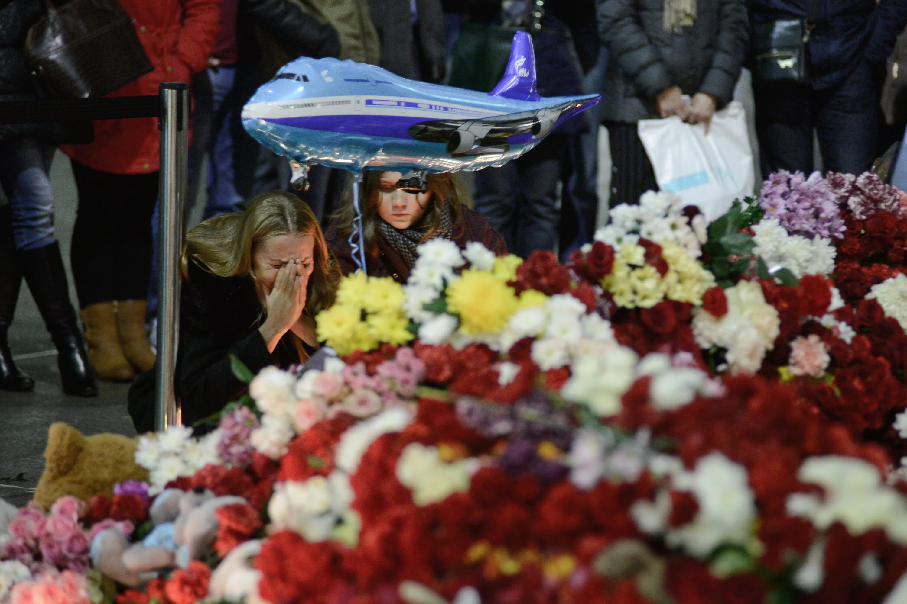 Трагедия в 2015 году семья громовых. 31 октября 2014 год. Катастрофа российского самолета airbus a321 "когалымавиа" в египте. 31 октября 2014 год. Катастрофа a321 над синайским полуостровом.