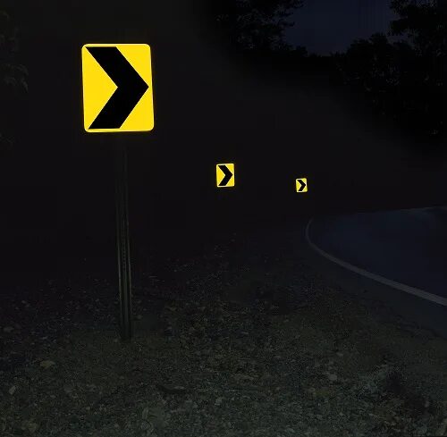 Дорожные знаки светоотражающие. Дорожные знаки светоотражающие в темноте. Знаки со световозвращающей пленкой. Световозвращающие пленки на дорожных знаках.