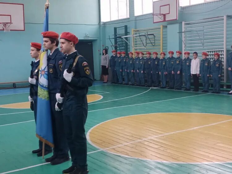 Волжские кадеты провели акцию "Голубь мира"