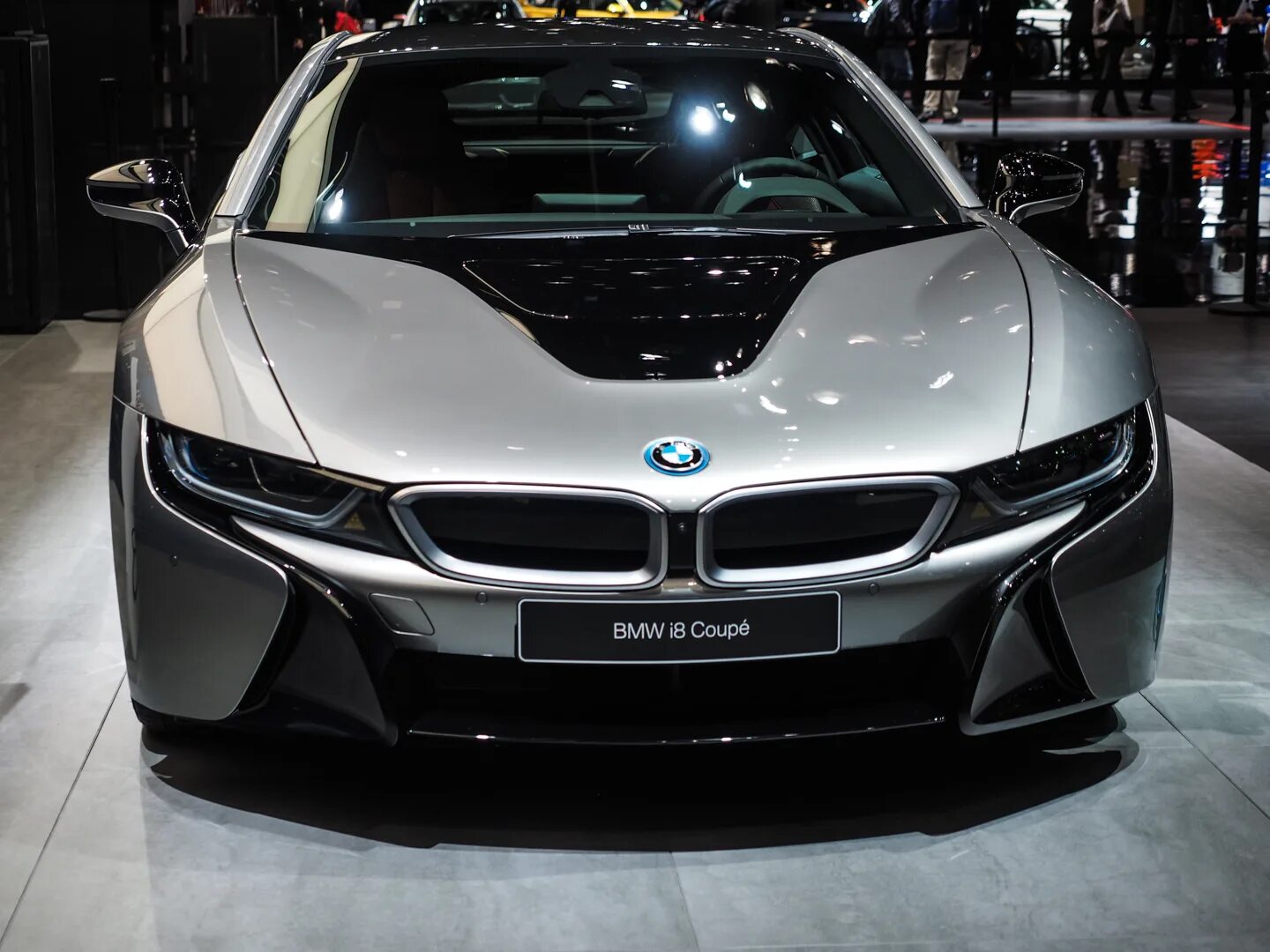 Бмв новый россия. BMW i8 Coupe 2020. BMW i8 Price. BMW i8 2018. BMW i8 2021 новая.