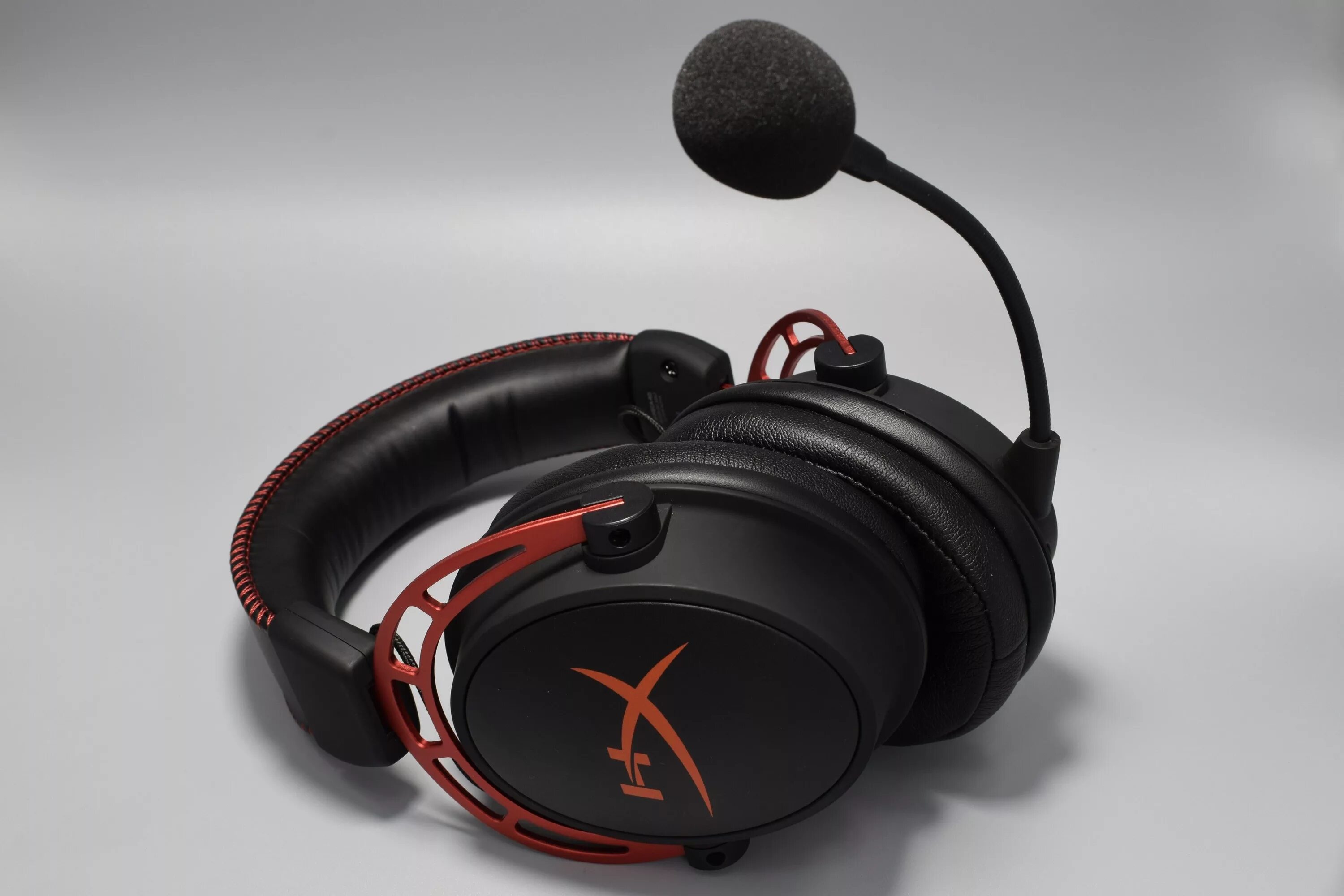 Hyperx ngenuity наушники. Наушники ХАЙПЕР Икс Клауд Альфа. Микрофон HYPERX cloud Alpha s. Наушники HYPERX cloud Alpha. Наушники HYPERX cloud Alpha s.