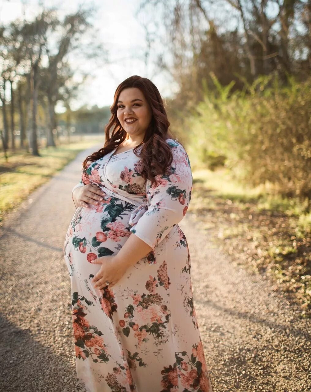 Толстая забеременела. Беременные плюс сайз. Фотосессия беременных полных женщин. Фотосессия толстых беременных.