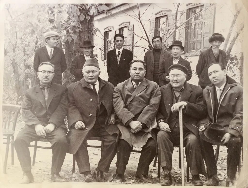 Габиден мустафин. Гали орманов. Гали орманов. Портрет казахского поэта а. Гали орманов.
