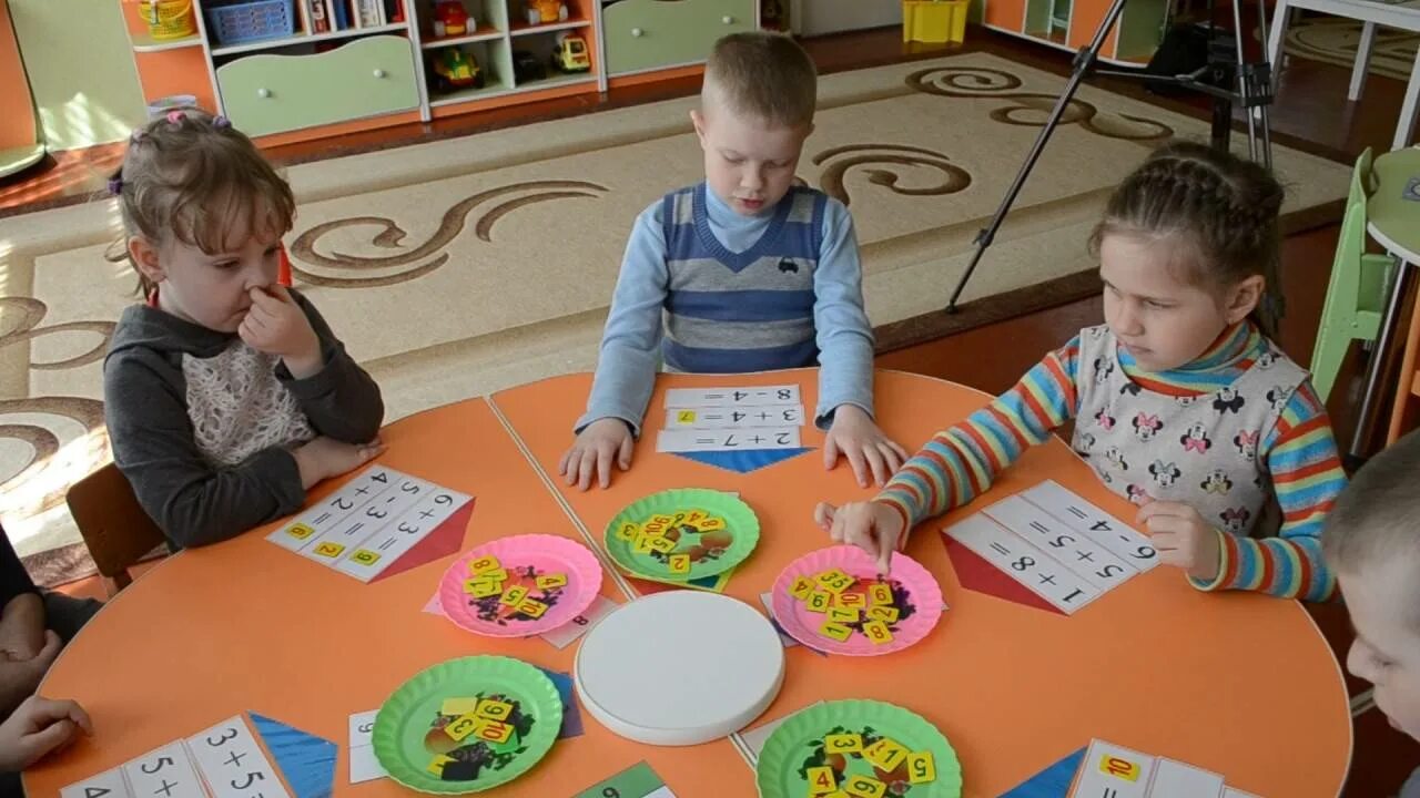 Занятия математикой в детском саду. Игры в детском саду. Занятие по математике в ДОУ. Математические занятия в ДОУ. Фэмп в ранней группе