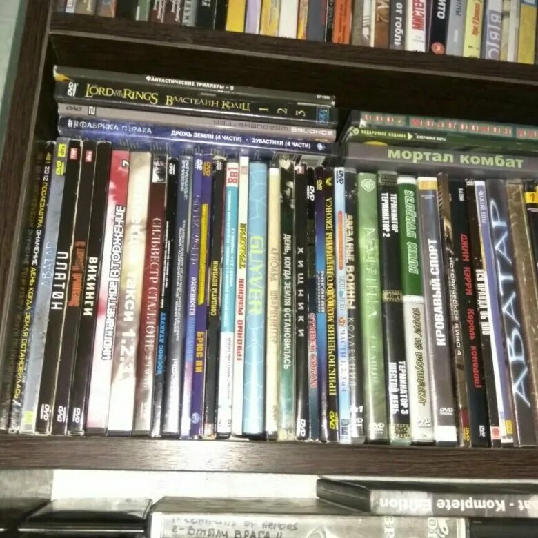 лицензионные двд диски. лицензионный диск. коллекция двд дисков с фильмами. лицензионные dvd диски. лицензированные двд диски.