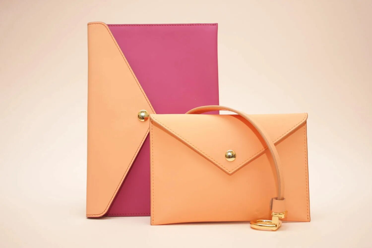 Клатч конверт женский. Энтони ваккарелло клатч конверт. Клатч. Клатч конверт женский. Сумка конверт большая.