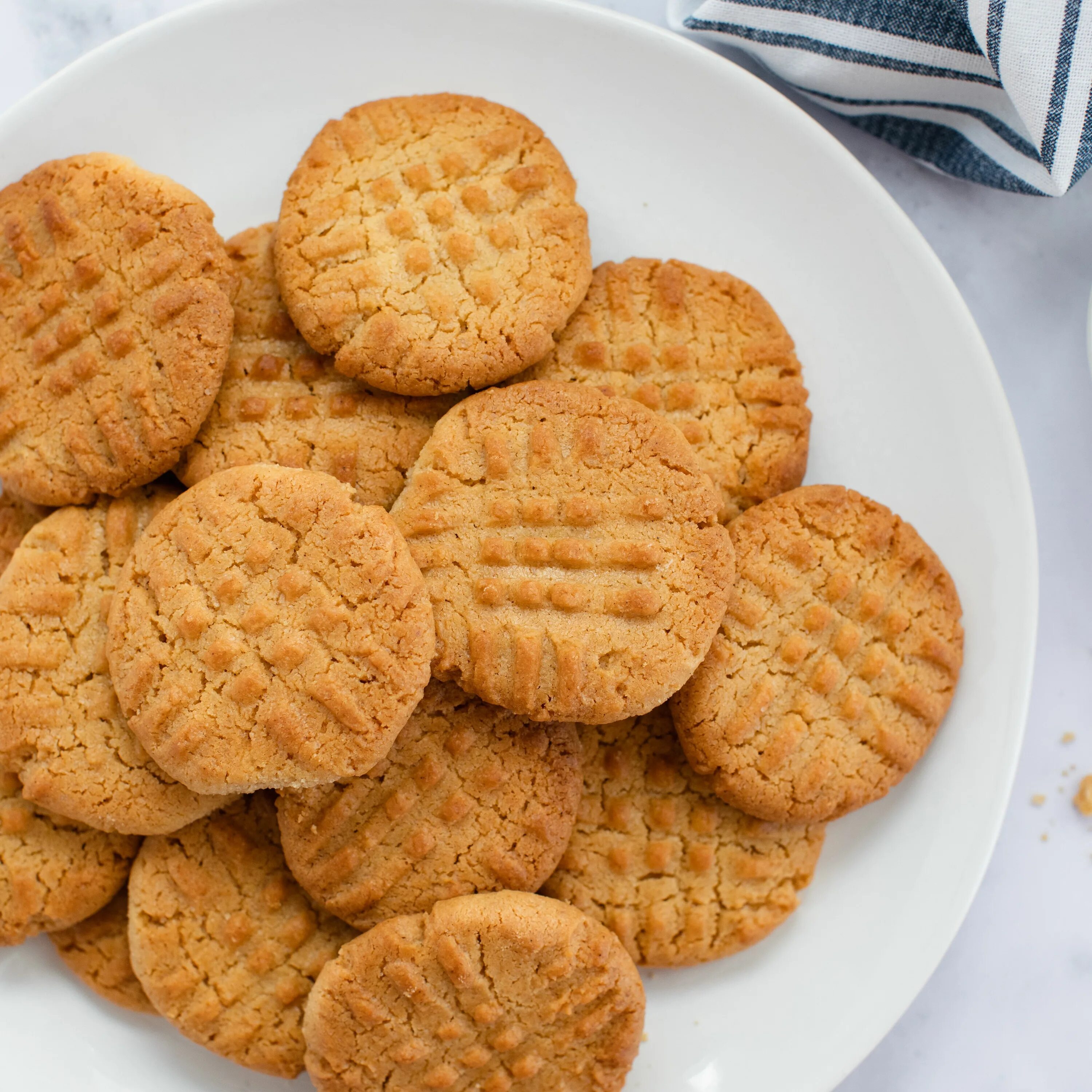 Печенье кукис. Печенье Butter. Печенье z. Европейское печенье рецепт. Butter roll cookie