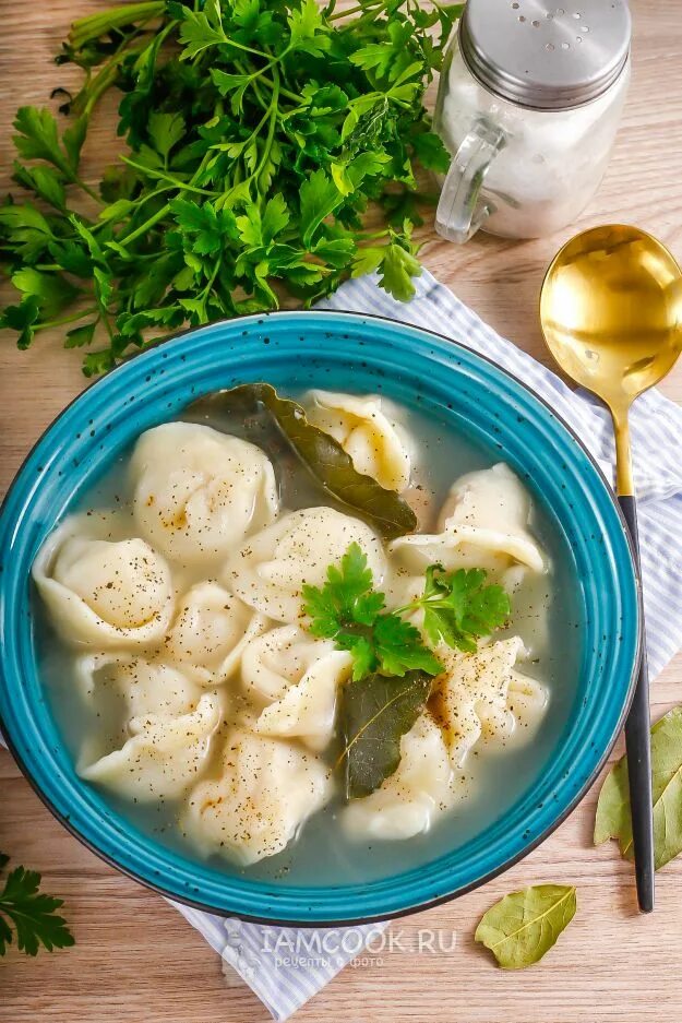 Бульон с пельменями (куриное мясо) - BULKA