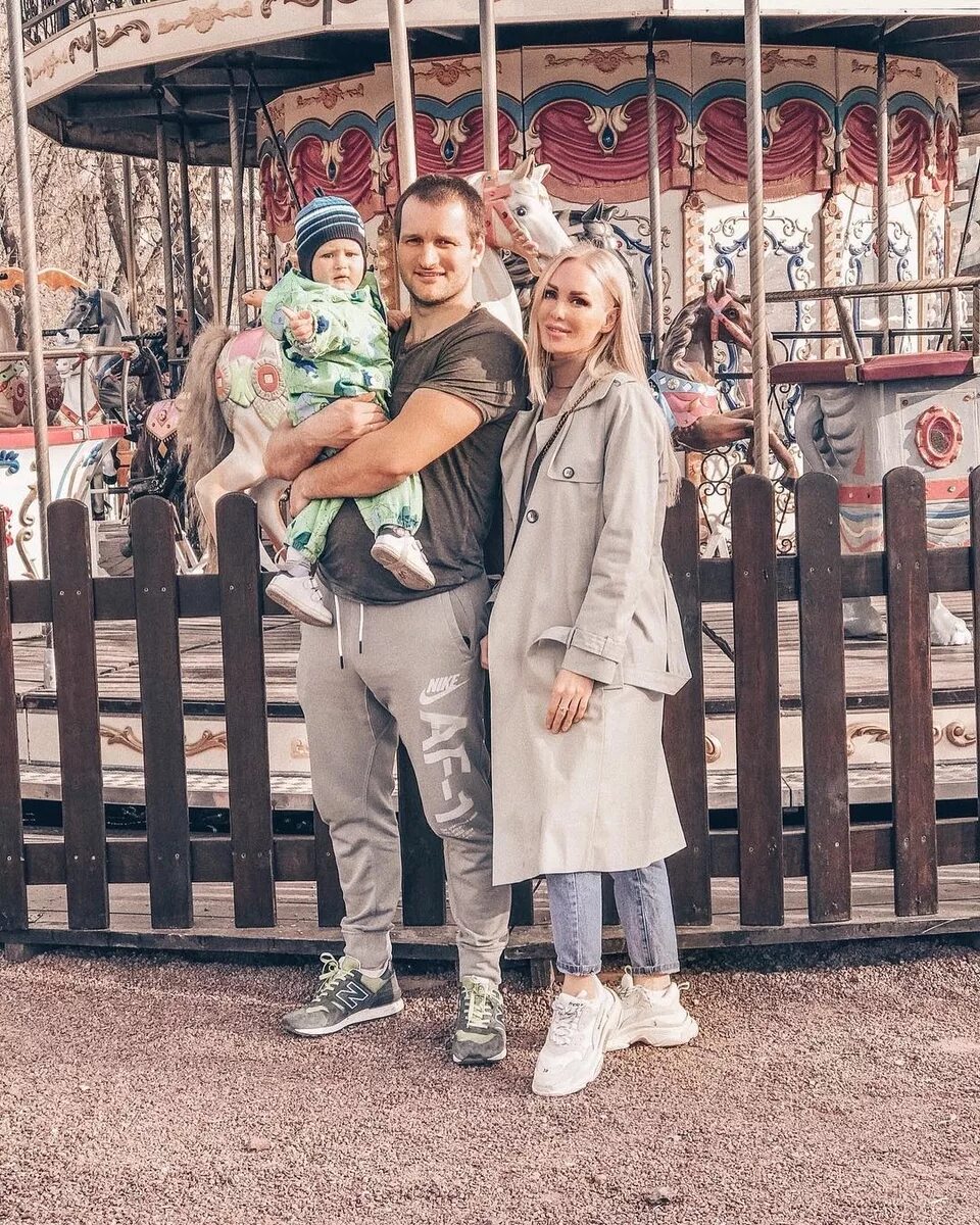 Семья ольги рапунцель с дома 2. Family дом 2. Дом 2 участники. Семья ольги рапунцель с дома 2. Мама дмитрия дмитриенко дом 2.