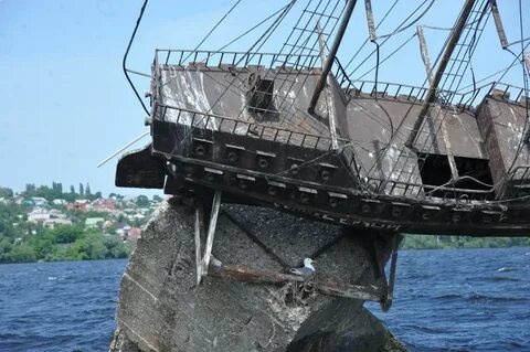Корабль живи