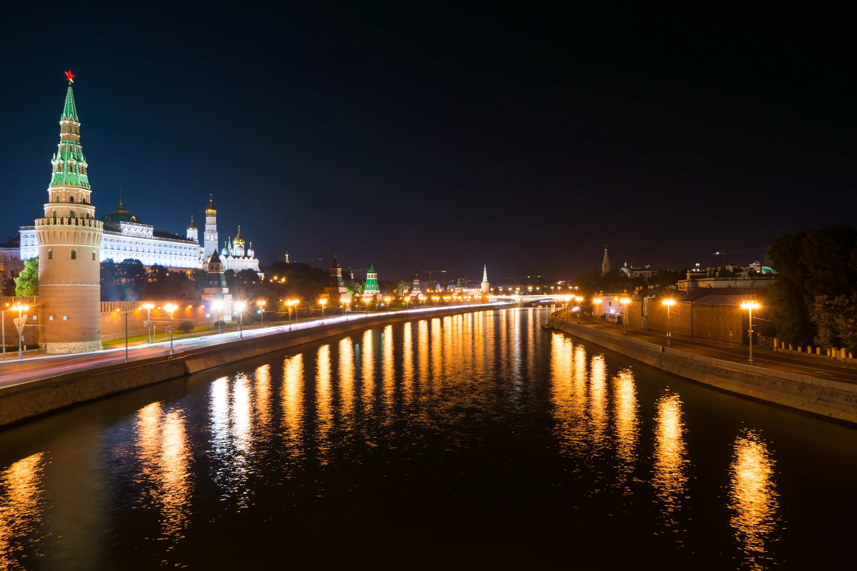 Современная москва. Москва вечером. Ночная москва река. Достпромичеталеьсти москвы. Ночной кремль москва.