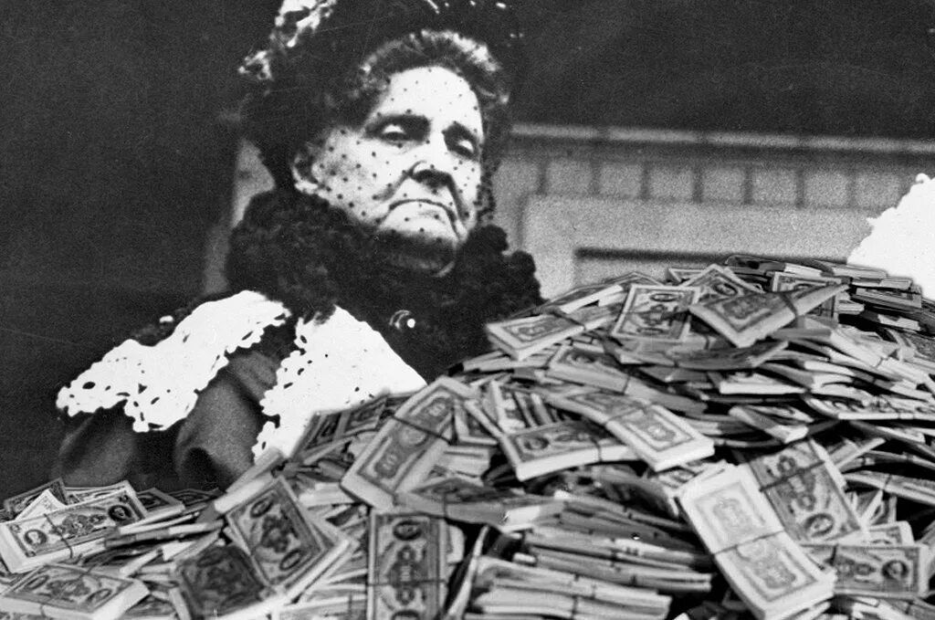 Скряга фото. Хетти грин. Хетти келли возлюбленная чаплина. Эбенезер скрудж джим керри. Гетти грин ведьма с уолл-стрит.