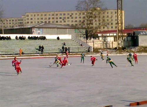 Хк восток. Стадион Восток Арсеньев. Арсеньев Приморский стадион Восток. Каток Восток Арсеньев. Город Арсеньев Приморский край стадион Авангард.