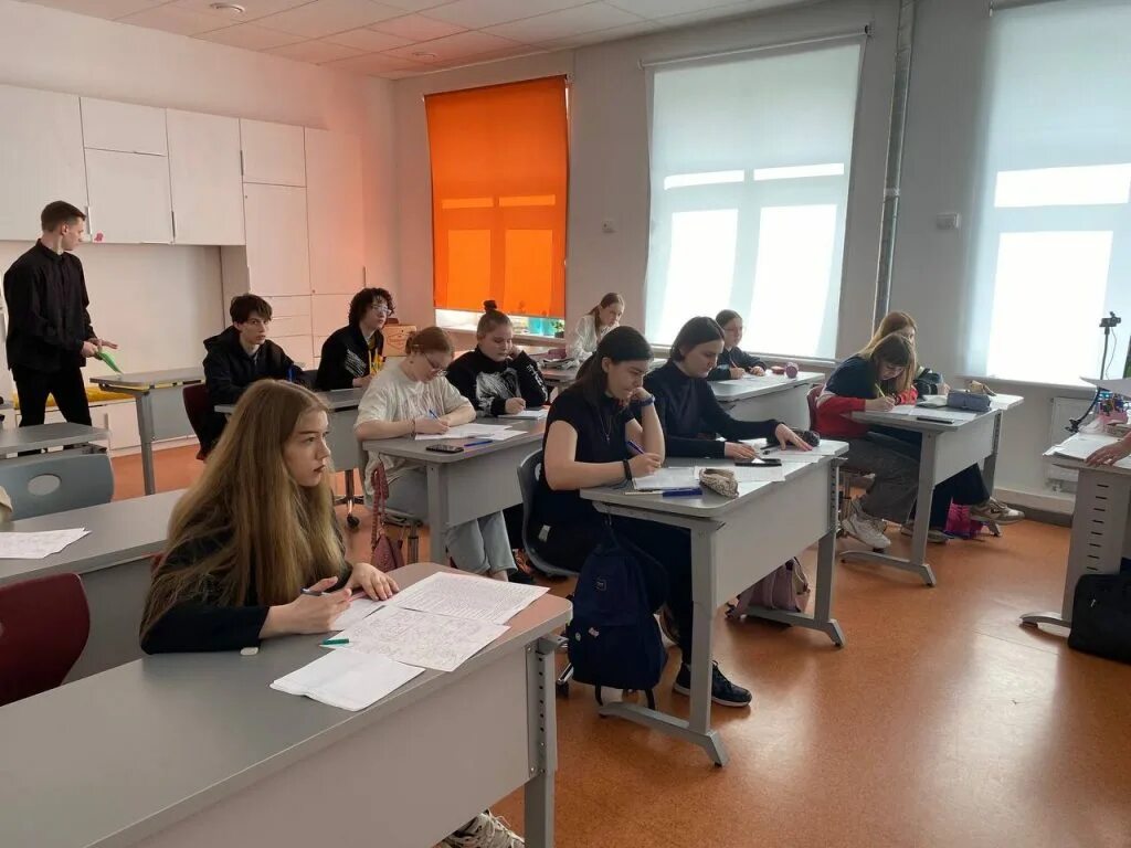 тетрадь макроэкономика. мастер классы в вузе. без борьбы нет прогресса эссе. пазин егэ обществознание в таблицах и схемах. курс право.