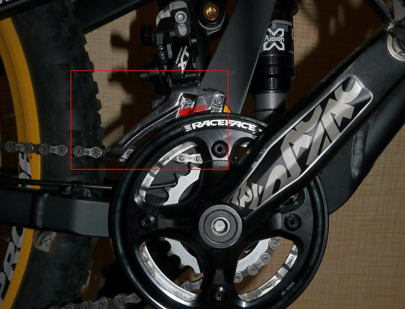 Колеса велосипеда мерида. Щиток цепи на stels 190. Защита переключателя скоростей stels. Номер рамы велосипеда Sprint 29. Защита переднего переключателя велосипеда.