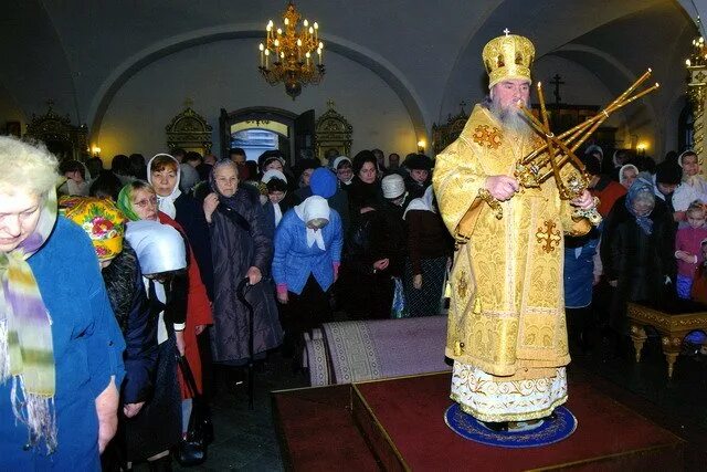 Свято-троицкий кафедральный собор, энгельс. Подольск служба в церкви. Подольск служба в церкви. Троицкий кафедральный собор подольск 190 летие. Троицкий храм священнослужители подольске.