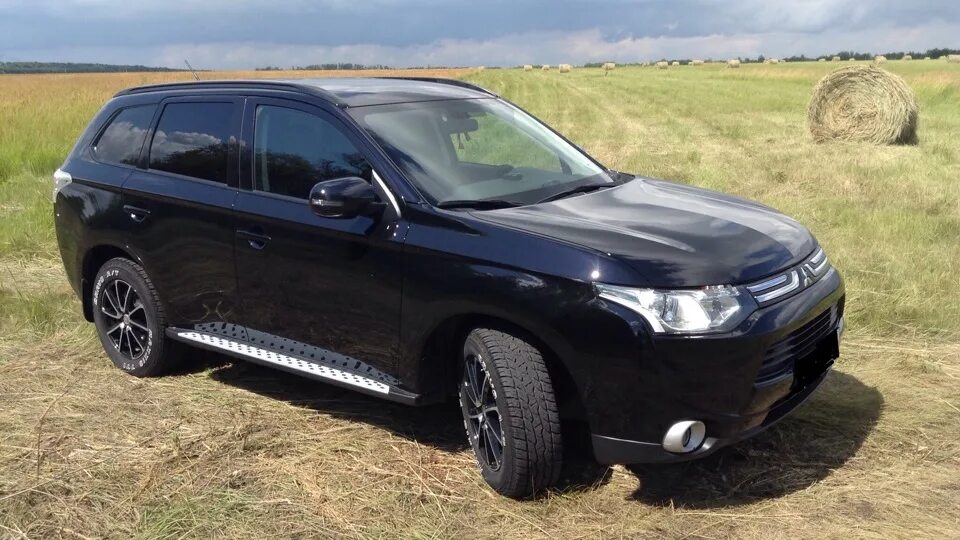 Mitsubishi outlander авито купить. Аутлендер 3. Mitsubishi Outlander 2012 черный. Mitsubishi Outlander 2014 черный. Митсубиси Аутлендер 3 черный.