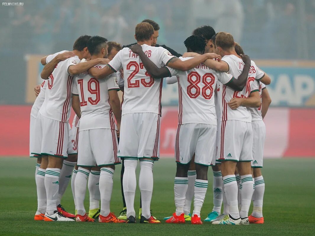 Краснодар локомотив 6 августа. Санкт-петербург. Форма фк локомотив 2011. Состав фк локомотив москва 2015-2016. Fk lokomotiv biləcəri.