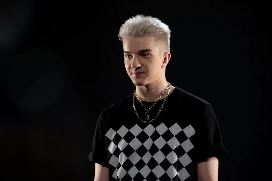 Ильи alohadance коробкина. Алоха илья коробкин гуль. Alohadance на аву. Zxcursed прическа. Современные прически дед инсайдов.