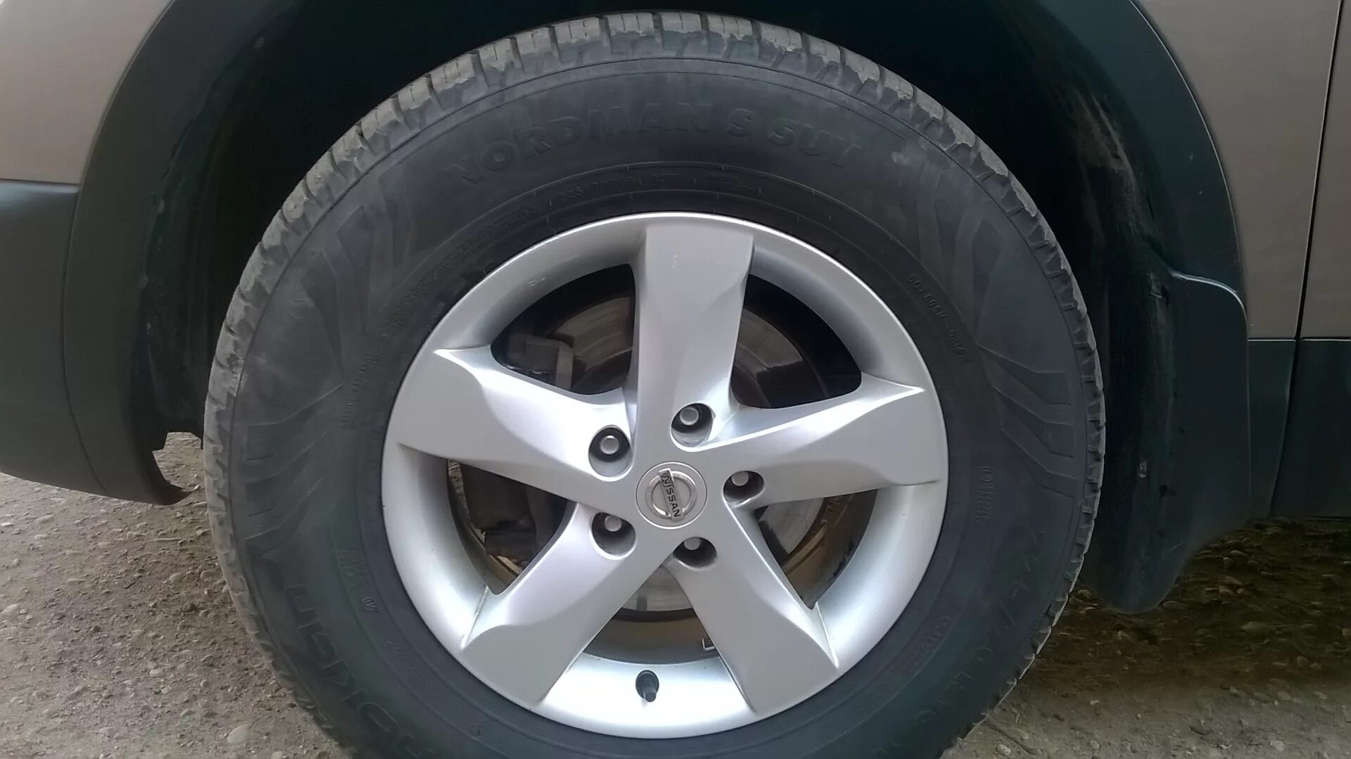 Резина на кашкай размер. 225/70r16 Qashqai j10. 225 65 16 Qashqai. 225 70 R16 Кашкай. Колеса 215/65/16 Кашкай j10.