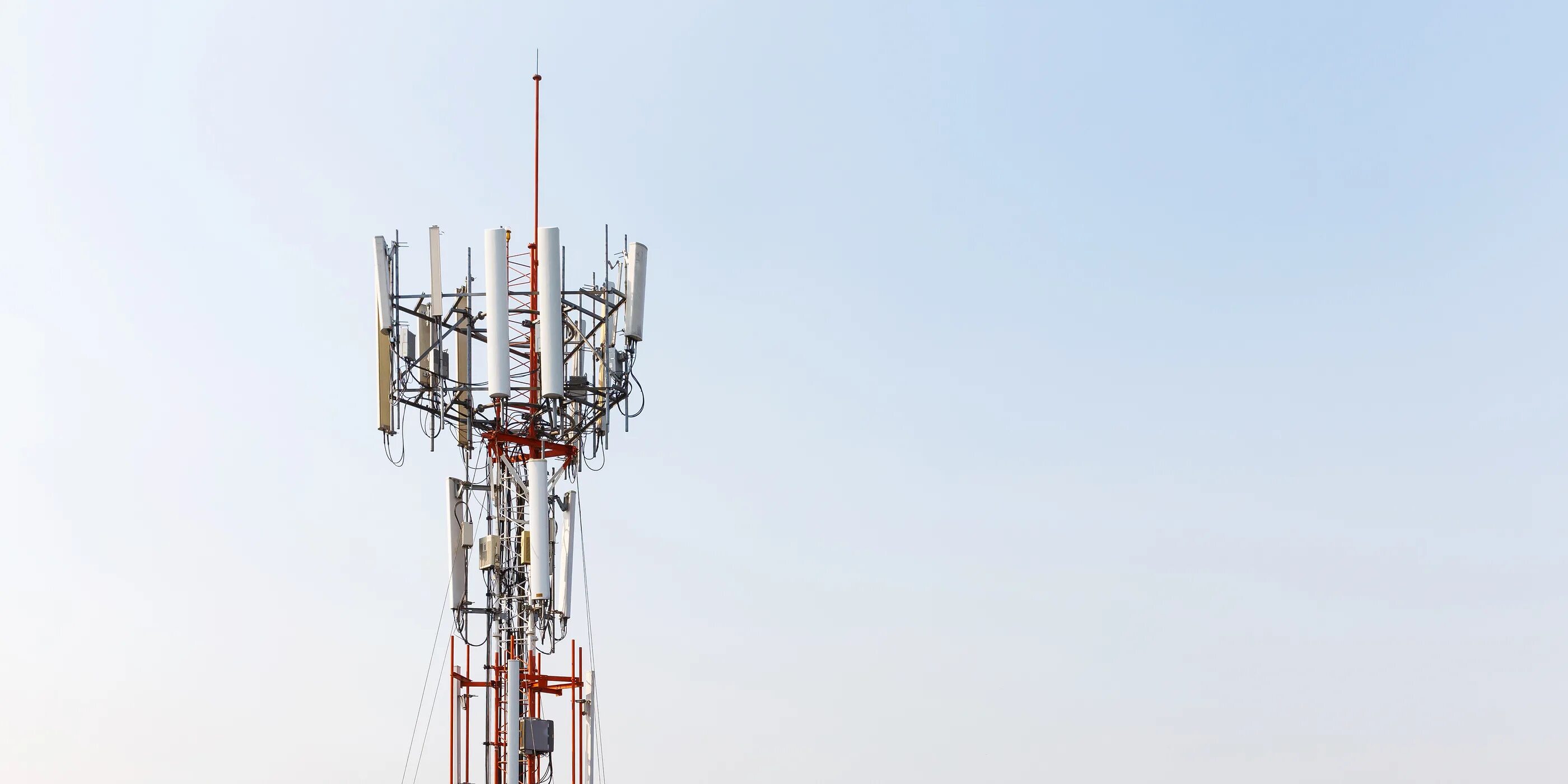 Аренда вышек связи. Lte 5g вышка казань. Базовая станция сотовой связи. Вышка мобильной связи. Аренда вышек связи.