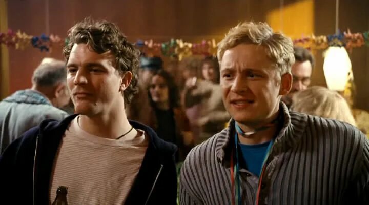 том и вайт уделывают америку 2010 постер. дружба 2010. душ в лагере дружба. дружба 2010. дружба 2010.