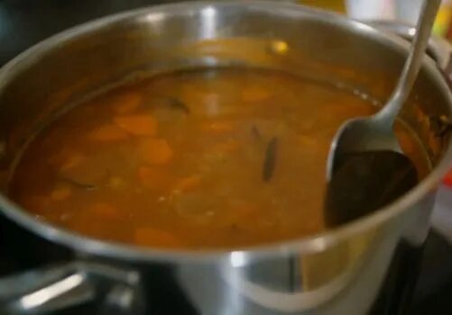 Что сделать чтобы горох быстрее разварился в супе. Как сделать чтобы горох разварился в супе хорошо и быстро. Как быстро сварить горох для супа чтобы разварился. Что делать если горох не разваривается в супе.