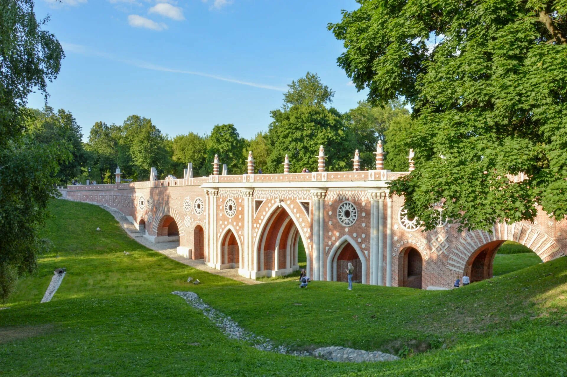 Парк царицыно в москве история. Парк Царицыно. Парк заповедник Царицыно. Пейзажный парк Царицыно. Парк музей Царицыно.