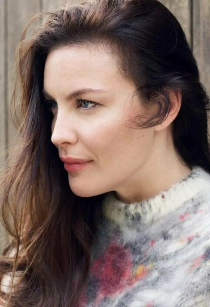 Лив кома. Liv tyler. Лив кома. Дав камерон лив и мэдди. Лив кома.